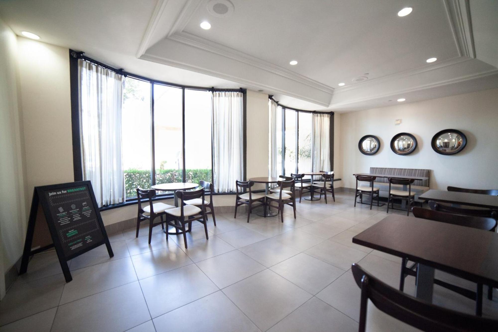 Holiday Inn Irving Las Colinas By Ihg Esterno foto